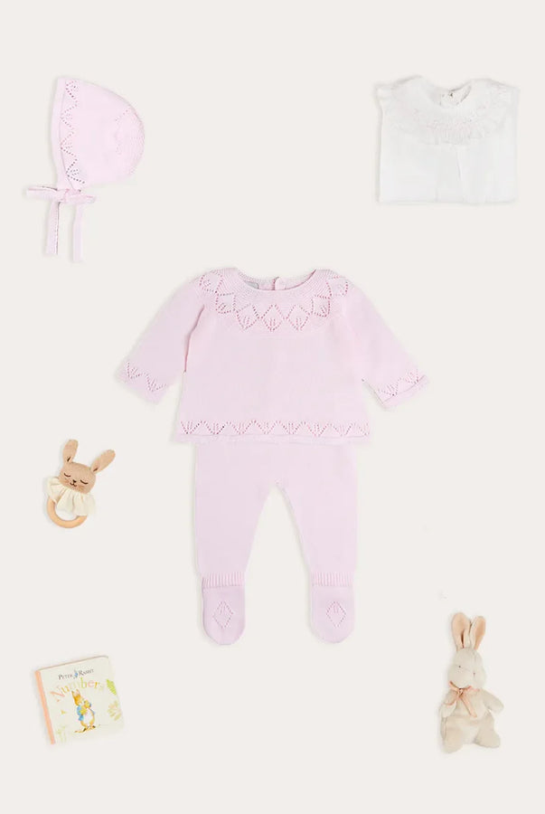 THE NEWBORN LOOKBOOK