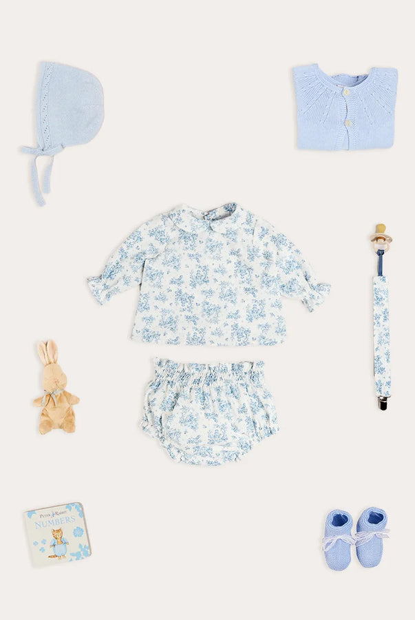 THE NEWBORN LOOKBOOK