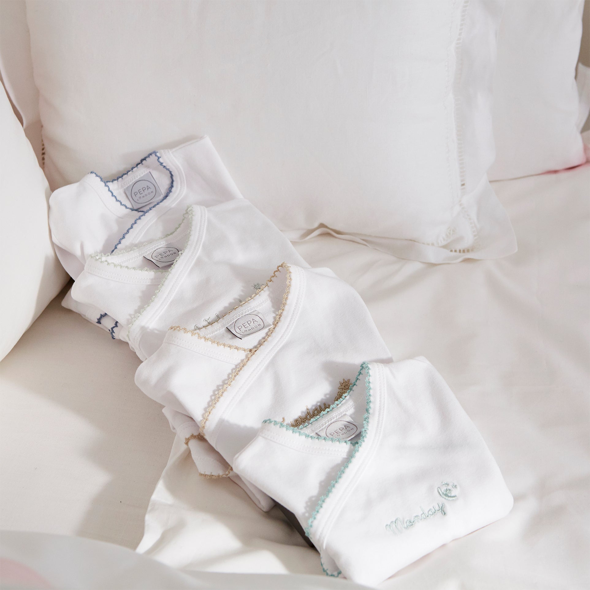 NEWBORN LOOK 6 Look  from Pepa London US