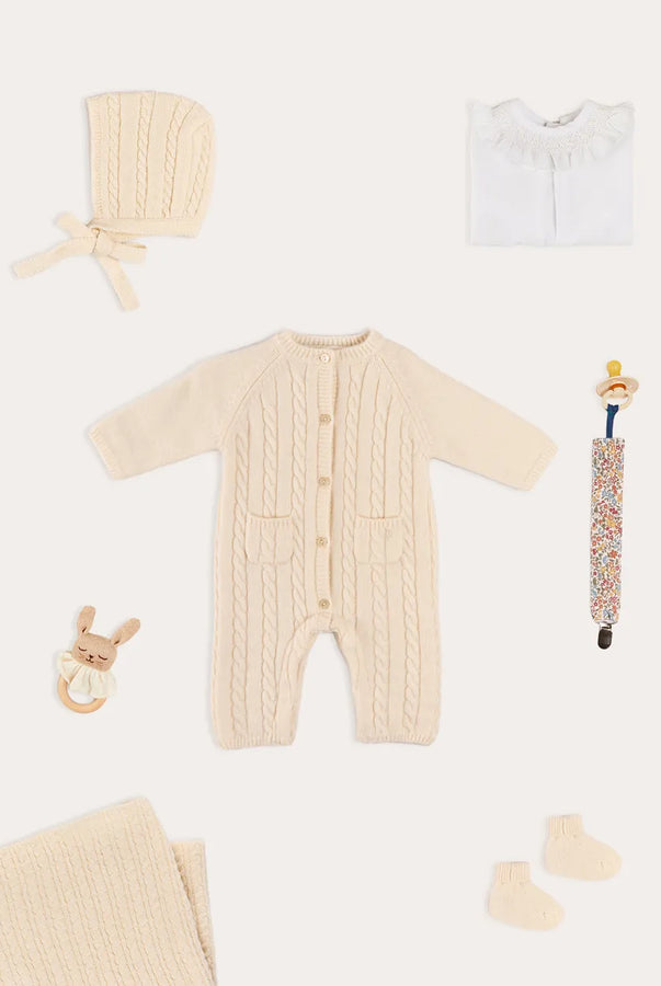 THE NEWBORN LOOKBOOK