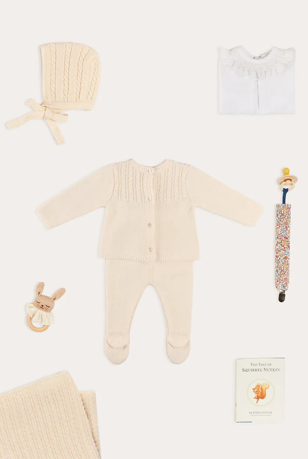 THE NEWBORN LOOKBOOK