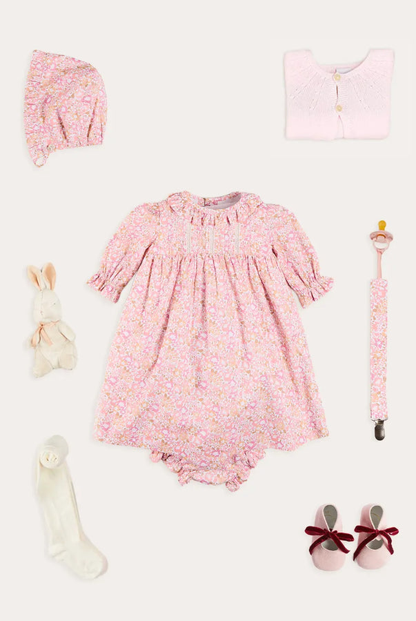 THE NEWBORN LOOKBOOK