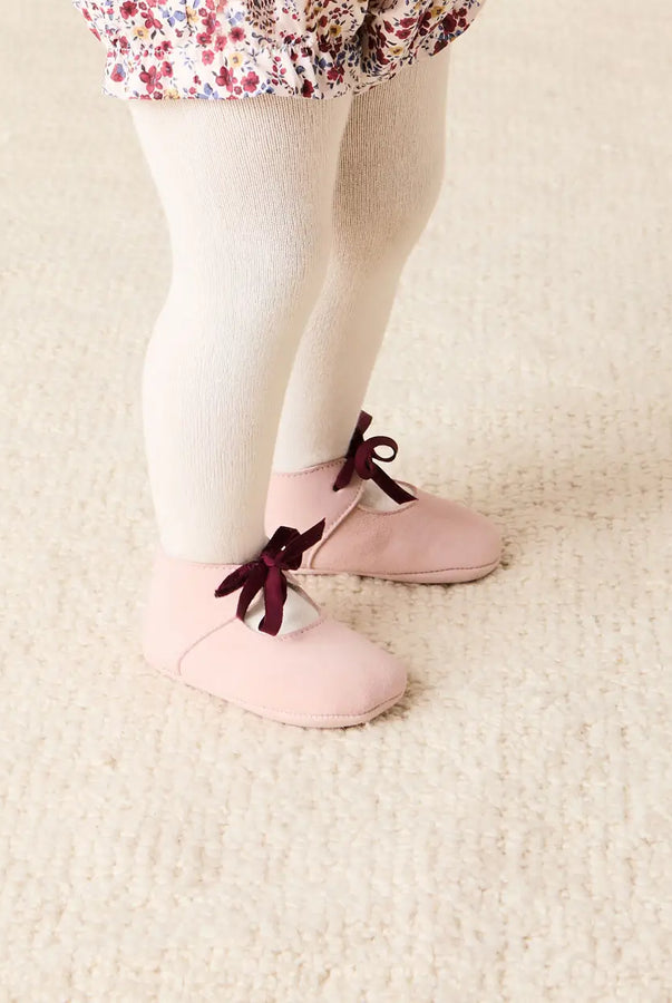 THE BABY GIRL LOOKBOOK