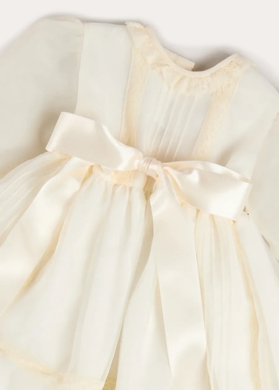 BUCDR0009IVO-Traditionalchristeninggownwithbonnet_Detail2copia.webp