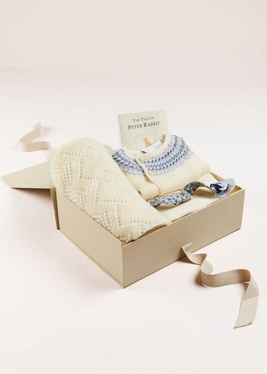 Fair Isle Knitted Gift Set in Cream LOOK from Pepa London US
