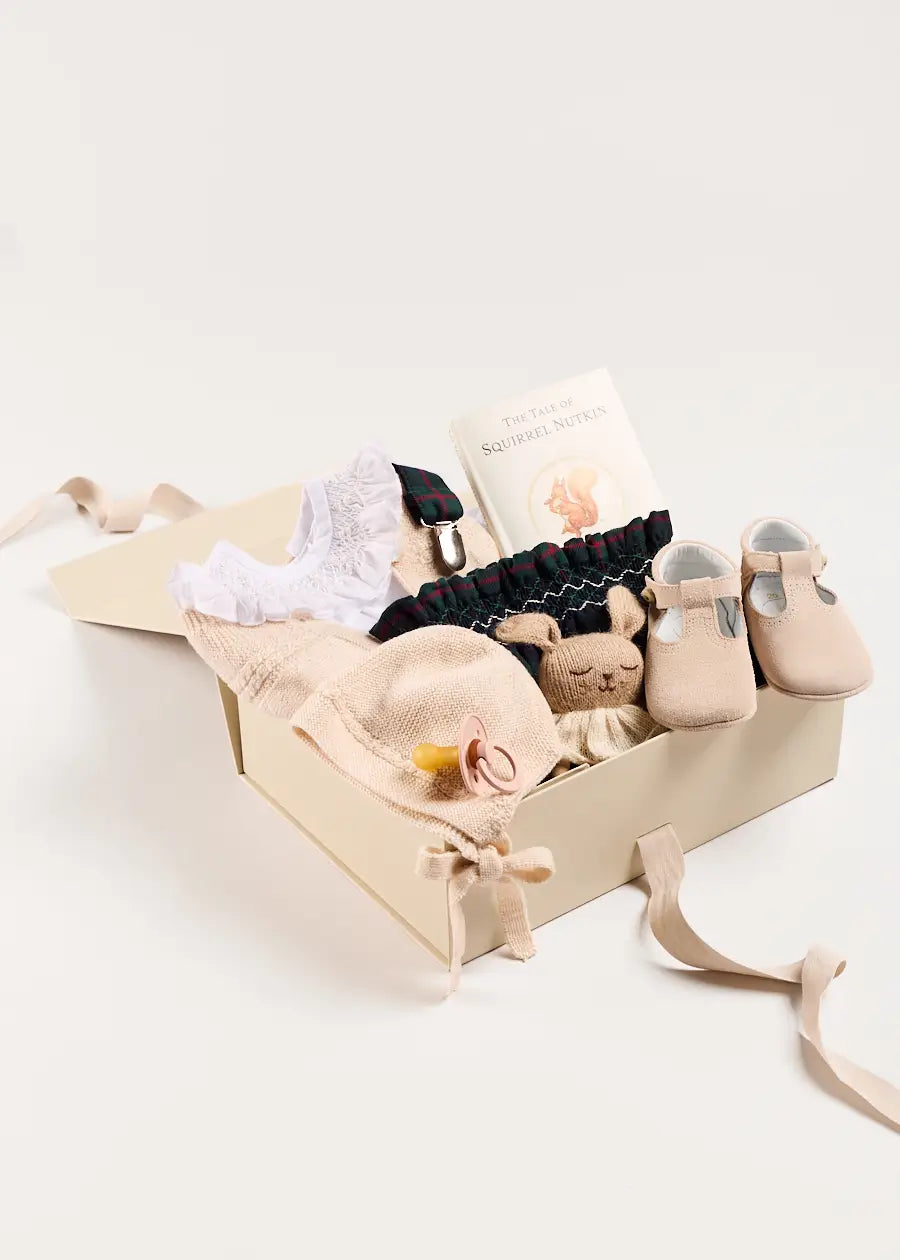 Giftbox-Newborn_Kinnerton_Tartan_Newborn_Gift_Set.webp