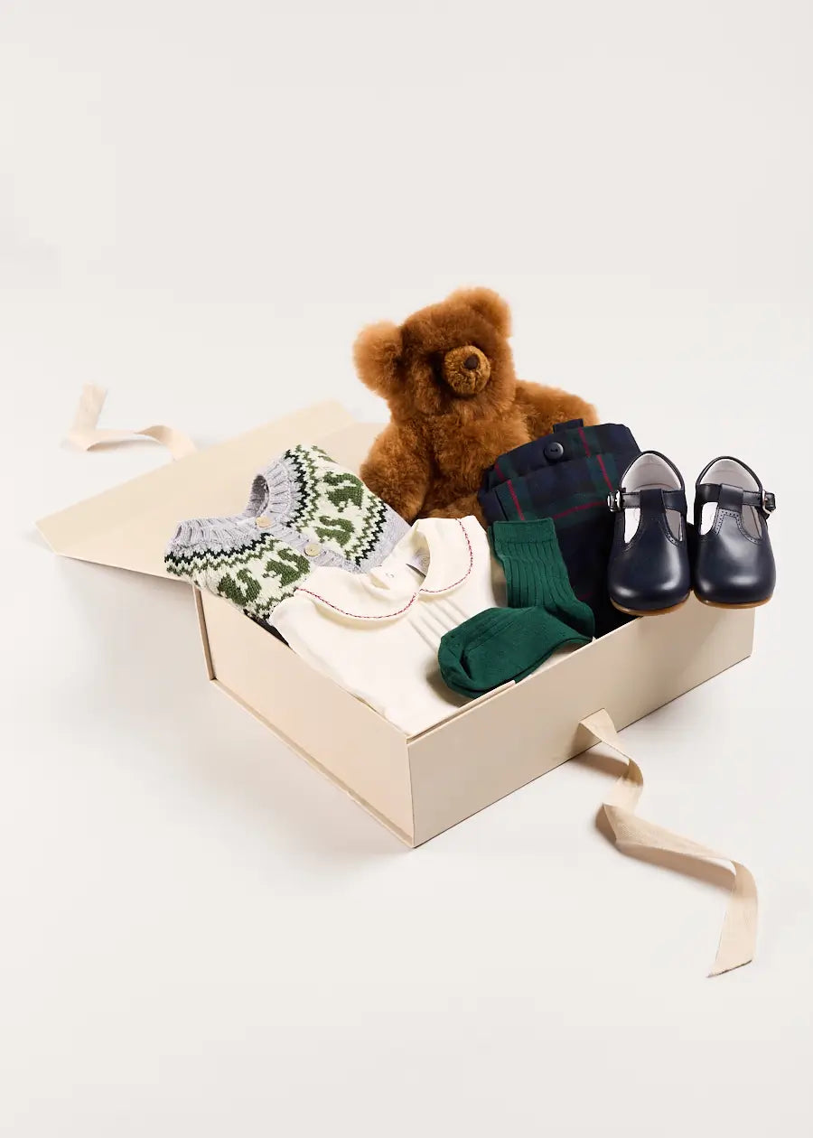 Giftbox-ToddlerBoy_The_Kinnerton_Tartan_Boy_Gift_Set_b2a6376a-39a7-4af8-b62a-8ebd8a822cd4.webp