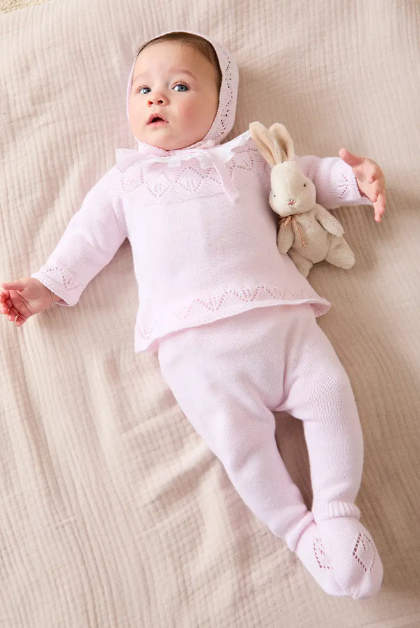 THE NEWBORN LOOKBOOK