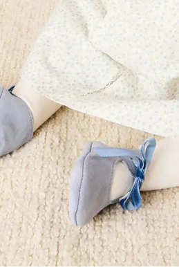 THE NEWBORN LOOKBOOK