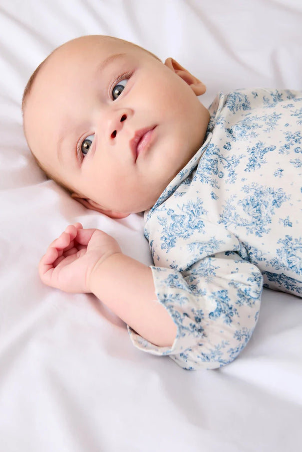 THE NEWBORN LOOKBOOK