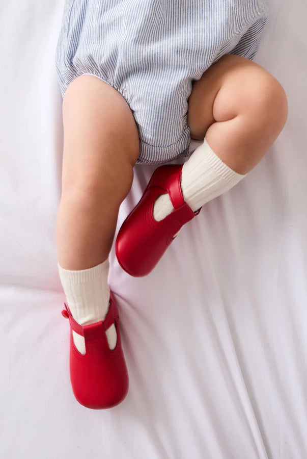 THE NEWBORN LOOKBOOK