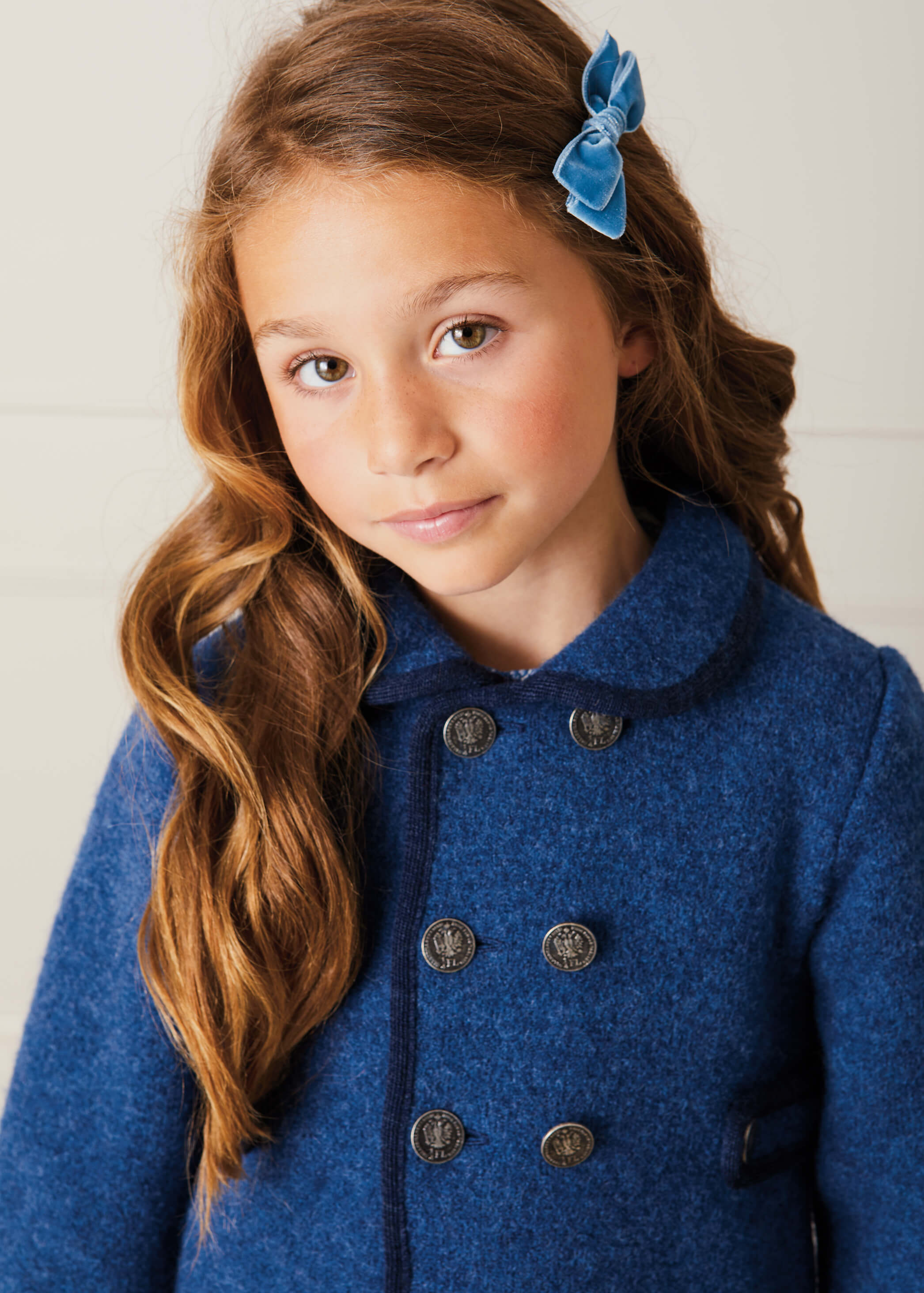 Velvet Medium-Bow Clip in Blue HAIR ACCESSORIES from Pepa London