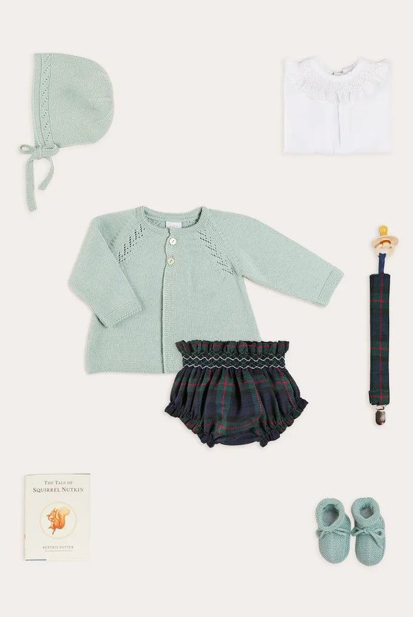 THE NEWBORN LOOKBOOK