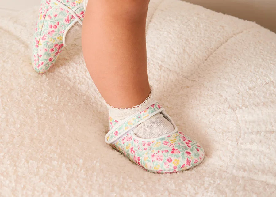 THE BABY GIRL LOOKBOOK