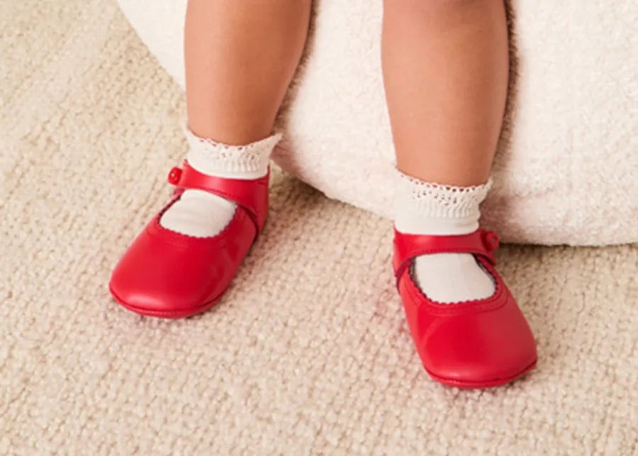 THE BABY GIRL LOOKBOOK