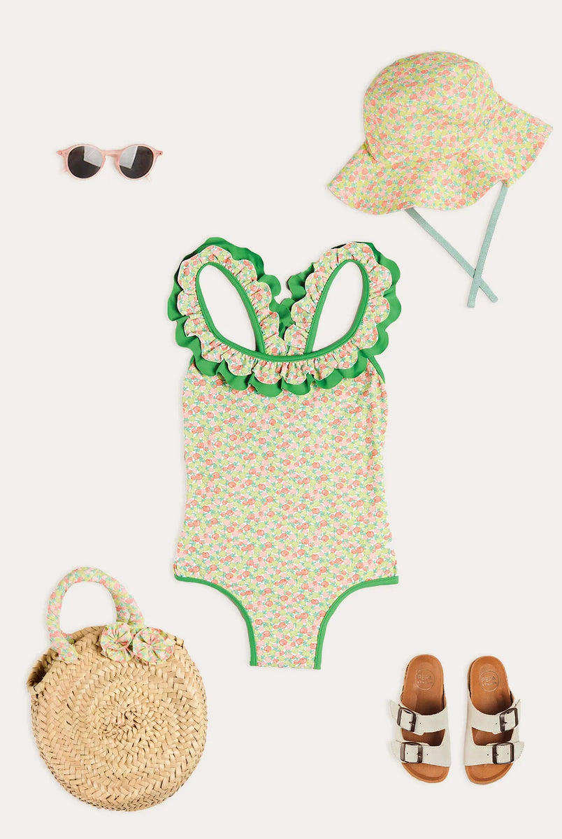 THE GIRL LOOKBOOK