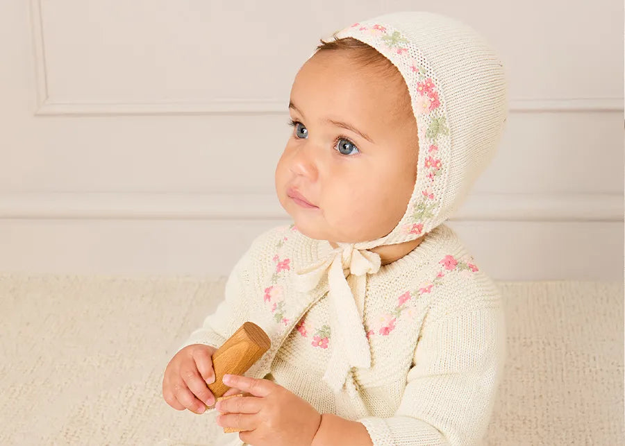 THE NEWBORN LOOKBOOK