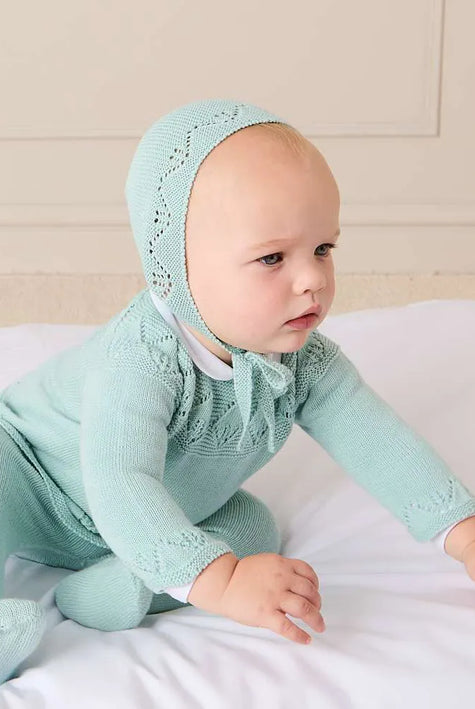 THE NEWBORN LOOKBOOK