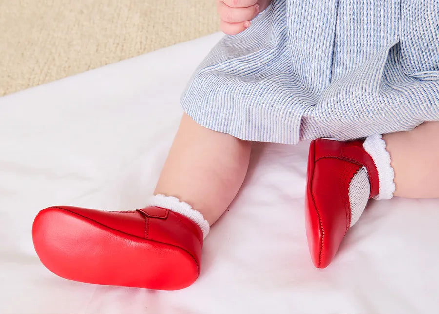 THE NEWBORN LOOKBOOK