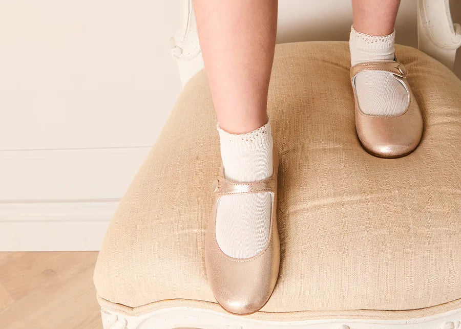 THE BABY GIRL LOOKBOOK